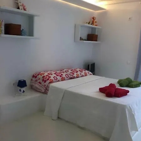 Beautiful In Mykonos With Shared Swimming Pool *
